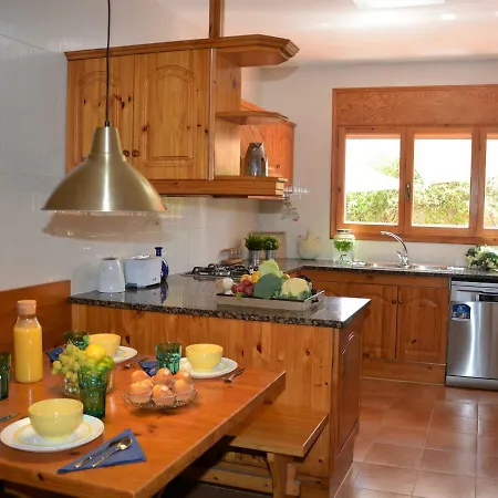 Villa Sitges Colibri: Beach-nearby Oasis With Pool And Tennis Vilanova i la Geltru